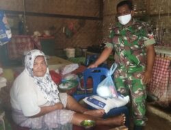 Babinsa Kodim 0103/Aut, Berikan Sembako untuk Nenek Halimah