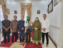 Lebaran di Kampung Halaman, Hj. Rizayati Dikunjungi Ulama, Pejabat Hingga Masyarakat