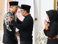 Takziah ke Rumah Ridwan Kamil, AHY Sampaikan Belasungkawa Untuk Eril