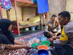 Polsek Syamtalira Aron Sambangi dan Serahkan Sembako untuk Janda Miskin