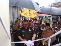 Kajati Aceh Bambang Bachtiar Resmikan Balee Damee di Gampong Blang Dalam Bireuen