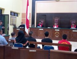 Hadiri Sidang, Istri Korban Penganiayaan Oknum Polisi Bener Meriah Tuntut Keadilan