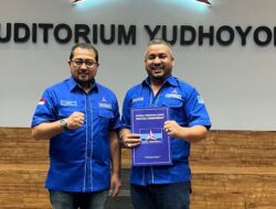 Terima SK, Zulfikar Resmi Jabat Ketua Demokrat Bireuen Gantikan Muzakkar A Gani