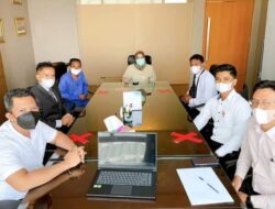 Distribusikan Ribuan Lampu PJU TS, Hj. Rizayati Ingatkan Mitra Bekerja Sesuai SOP