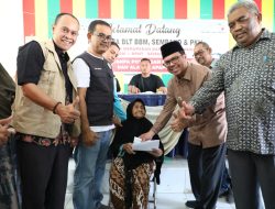 Pj. Bupati Aceh Utara Serahkan Bansos Secara Simbolis