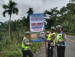 Jelang Nataru, Polres Bireuen Pasang Himbauan di Titik Rawan Kecelakaan dan Longsor