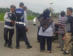 Diduga Oknum Polisi Pemilik Cafe di Bireuen Larang Petugas Parkir Bayar Retribusi