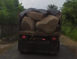 Ratusan Truk Batu Gajah Diduga Ilegal Diangkut dari Pengunungan Simpang Mamplam