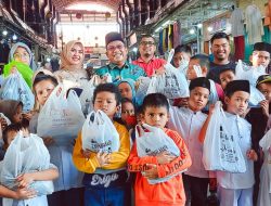 Edi Obama Ajak Puluhan Anak Yatim Belanja Baju Lebaran di Kota Bireuen