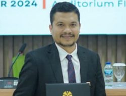Model Hadih Maja Antarkan Alfian Raih Gelar Doktor di UPI Bandung