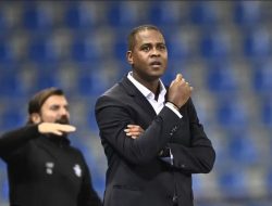 Patrick Kluivert Resmi Dipecat