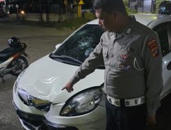 Mobil Brio Tabrak Sejumlah Sepmor, 3 Korban Dilarikan ke Rumah Sakit