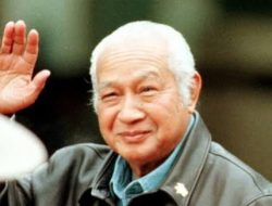 Soeharto Resmi Jadi Pahlawan Nasional