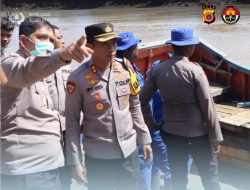 Kapolres Bireuen Turun Langsung ke Sejumlah Lokasi Banjir, Evakuasi Warga dan Buka Posko Kesehatan