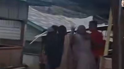 Viral! Pengelola Restoran Batee Iliek Diduga Usir dan Pukul Pedagang Kecil