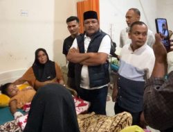 Pastikan Dapat Pelayanan, Bupati Bireuen Lihat Langsung Siswa Keracunan MBG