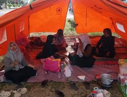 Korban Banjir yang Bertenda di Kantor Bupati Bireuen Ada yang Sudah Terima DTH