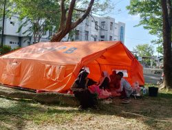 Menolak Pindah ke Tempat yang Layak, Pengungsi di Kantor Bupati Diduga jadi Korban Ekploitasi Politik