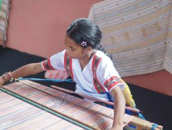 Dorong Regenerasi Penenun Muda, IBM Resmikan Tenunin di Ambon