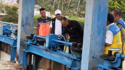 Didampingi Bupati Bireuen, Menteri PU Lakukan Uji Coba Pengaliran Bendung Irigasi Pante Lhoong