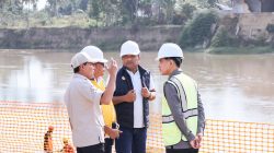 Wapres Gibran Tinjau Pembangunan Jembatan Krueng Tingkeum