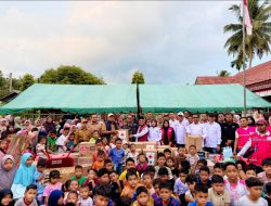 HUT PMI ke 81, Bupati Bireuen Bersama Ketua PMI Salurkan Bantuan untuk Korban Banjir Simpang Jaya