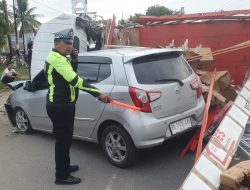 Diduga Sopir Mengantuk, Truk Kopdes Terlibat Kecelakaan Beruntun di Bireuen