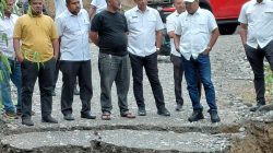 H Mukhlis Tinjau Jembatan Darurat Kubang Itam Yang Rusak, Perintahkan Penanganan Segera