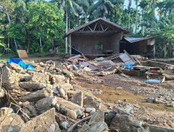 Rumah Janda Miskin di Sawang Ambruk Diterjang Luapan Krueng Gunci