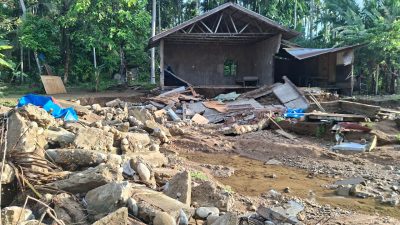 Rumah Janda Miskin di Sawang Ambruk Diterjang Luapan Krueng Gunci